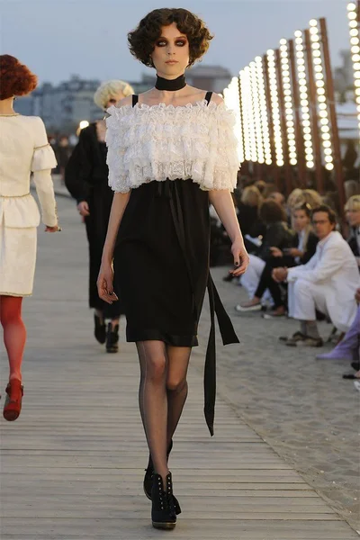 Look 60